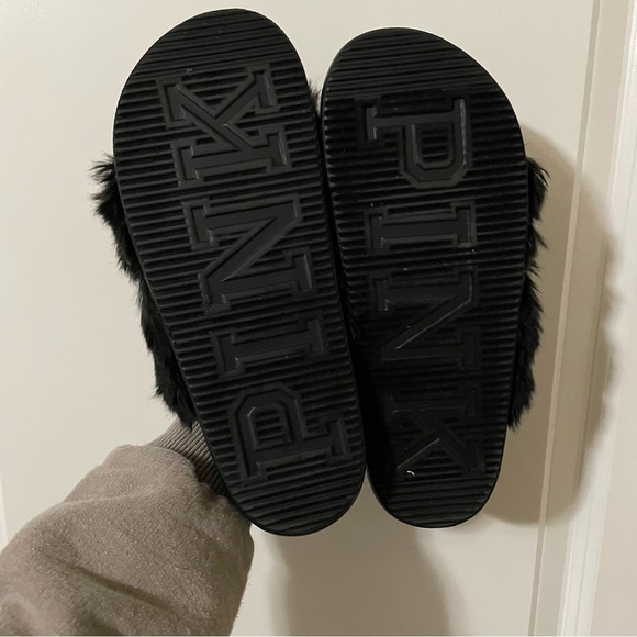 Victoria’s Secret PINK Black Fur Slip On Slides Sandals - Picture 5 of 5